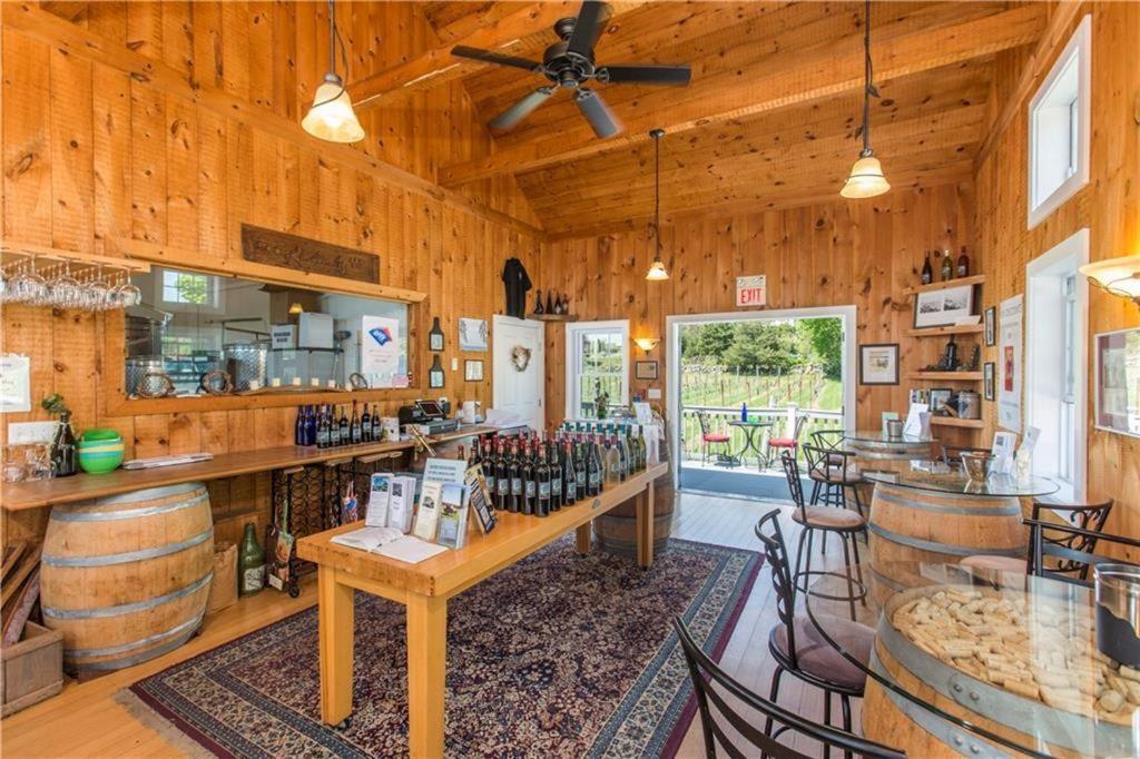 The Langworthy Inn & Winery Westerly Exterior photo